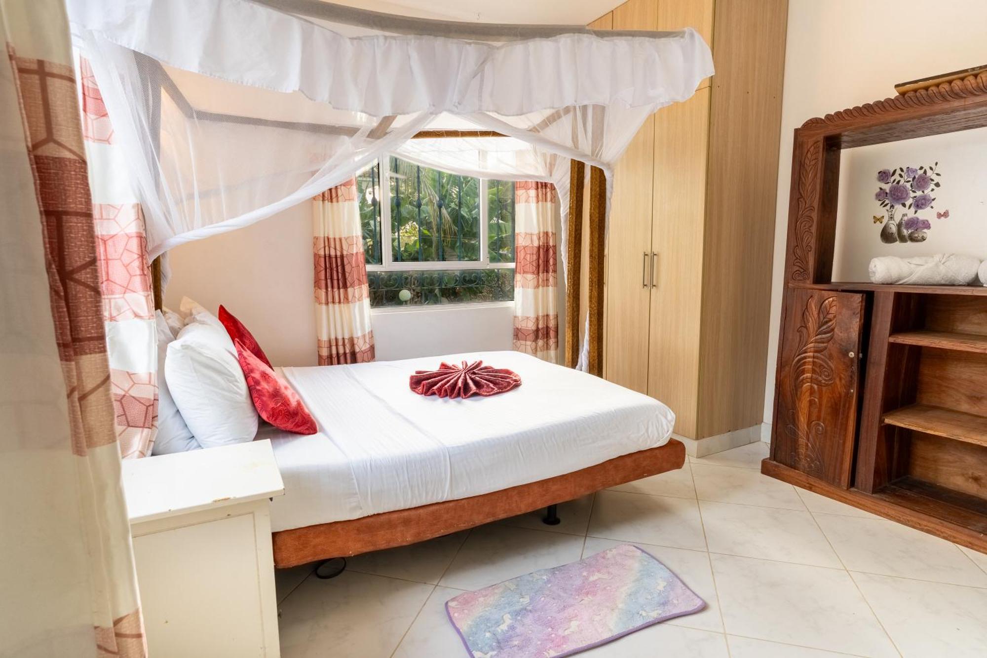 Queens Chateau Boutique Villa Diani Beach Exteriör bild