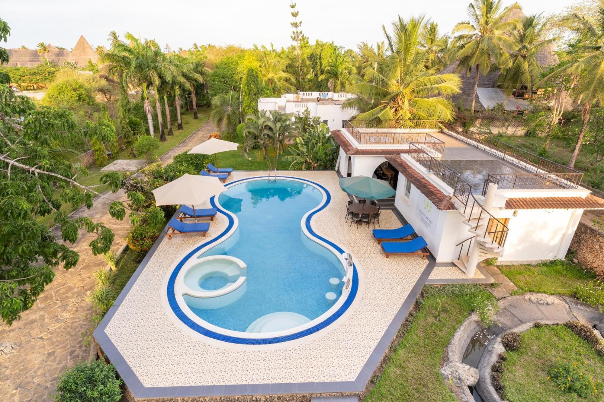 Queens Chateau Boutique Villa Diani Beach Exteriör bild
