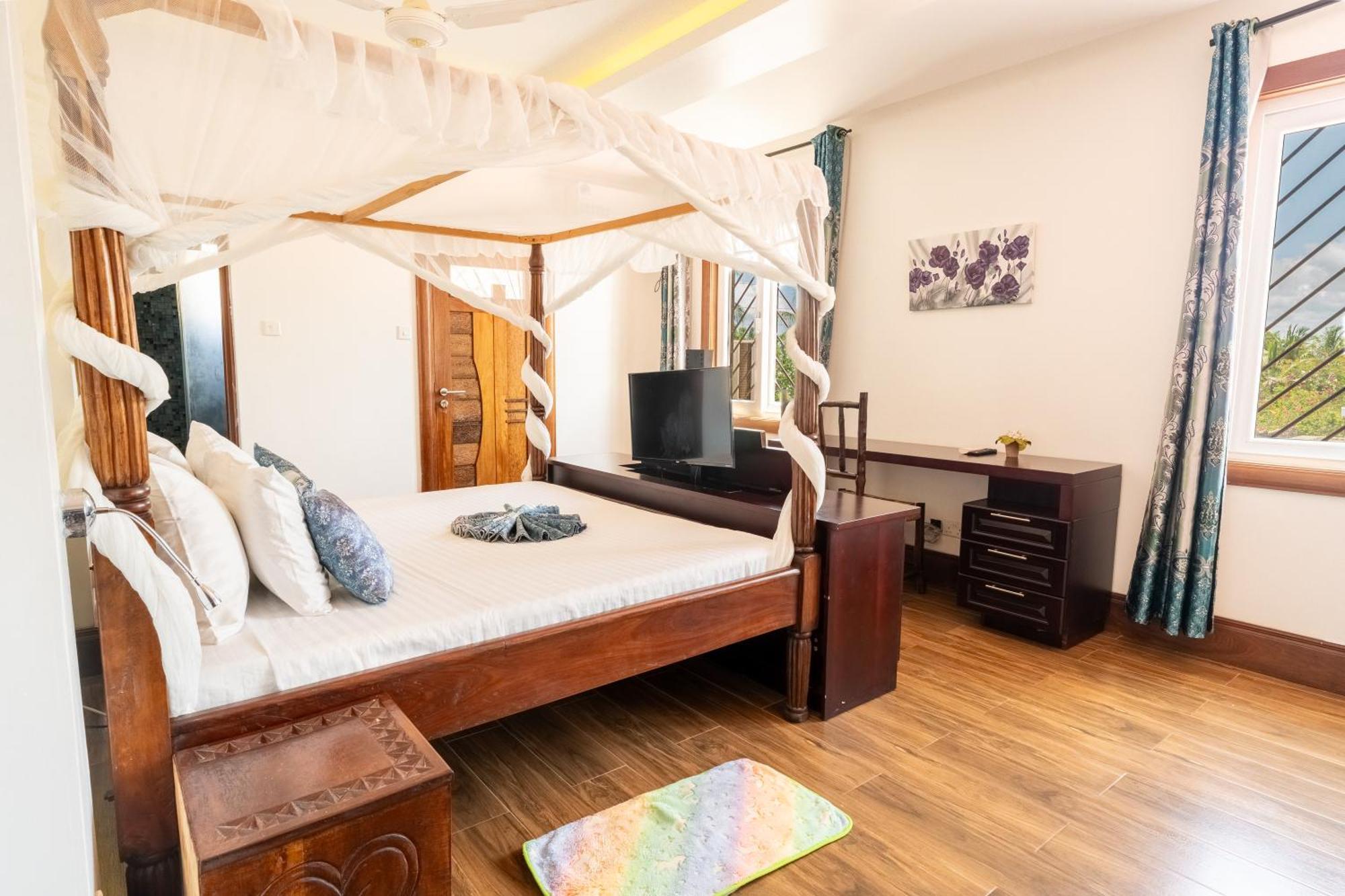 Queens Chateau Boutique Villa Diani Beach Exteriör bild