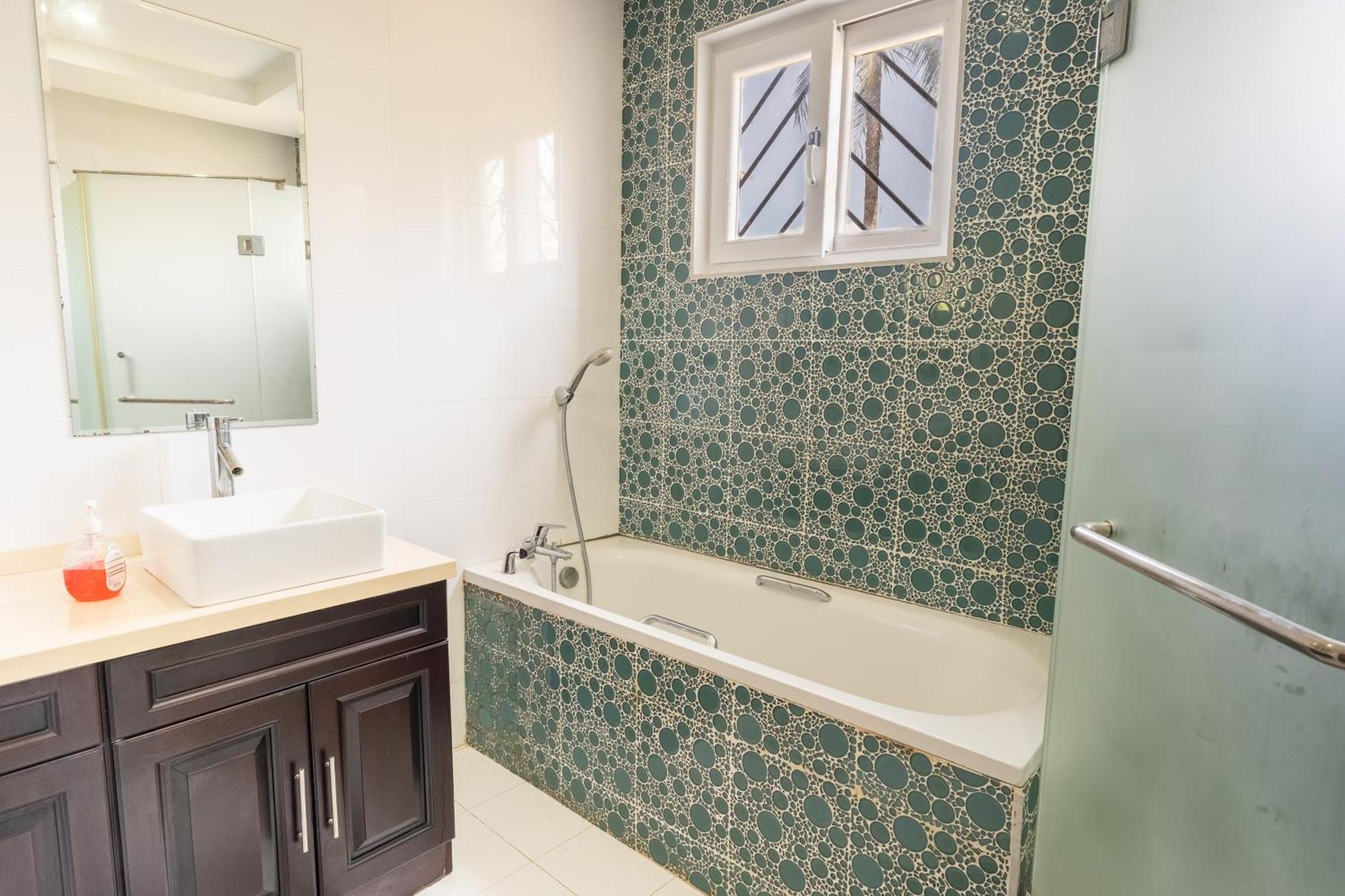 Queens Chateau Boutique Villa Diani Beach Exteriör bild