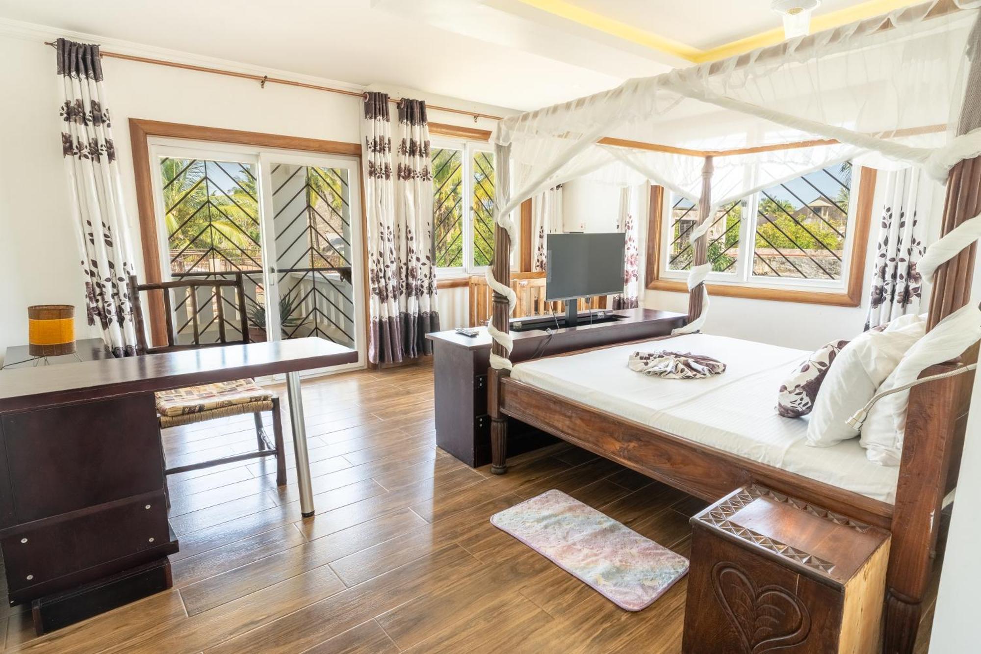 Queens Chateau Boutique Villa Diani Beach Exteriör bild
